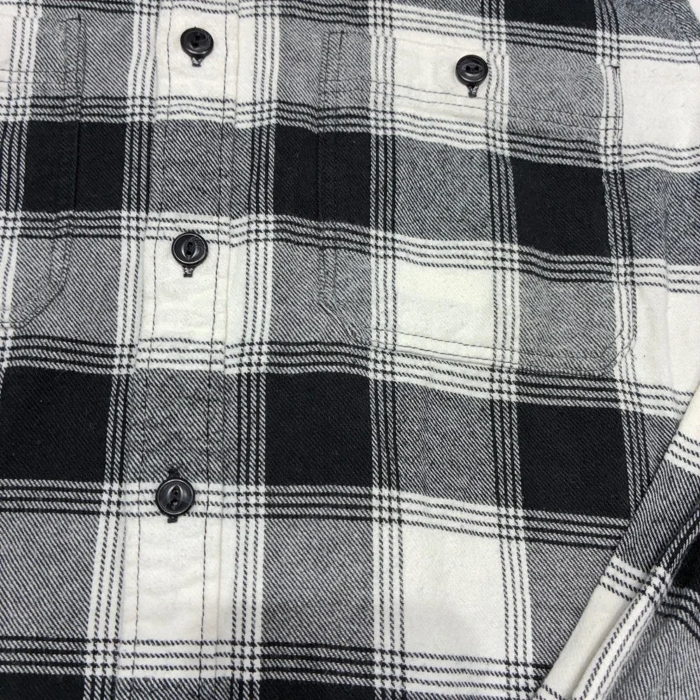 GAP Untucked Flannel Shirt Mens Small Black White Plaid Button-up Outdoor Casual